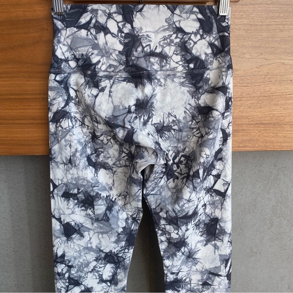 Lululemon Wunder Under High Rise Legging, Size 4 - Picture 6 of 7